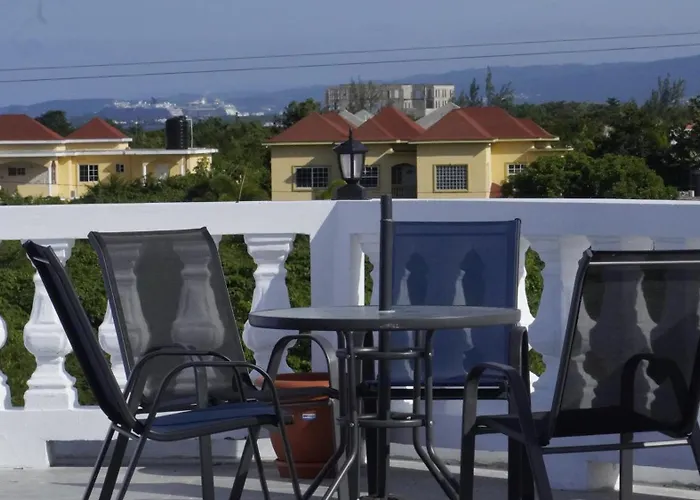 Blue Flamingo Villa Montego Bay